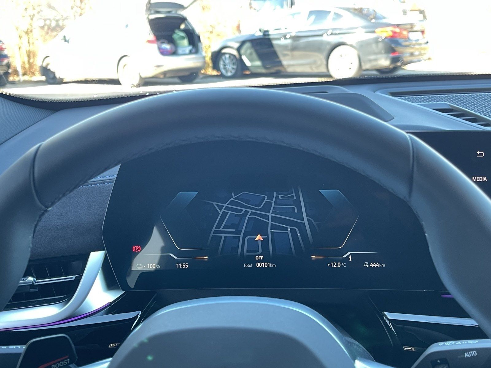 BMW iX2 - Bild 17