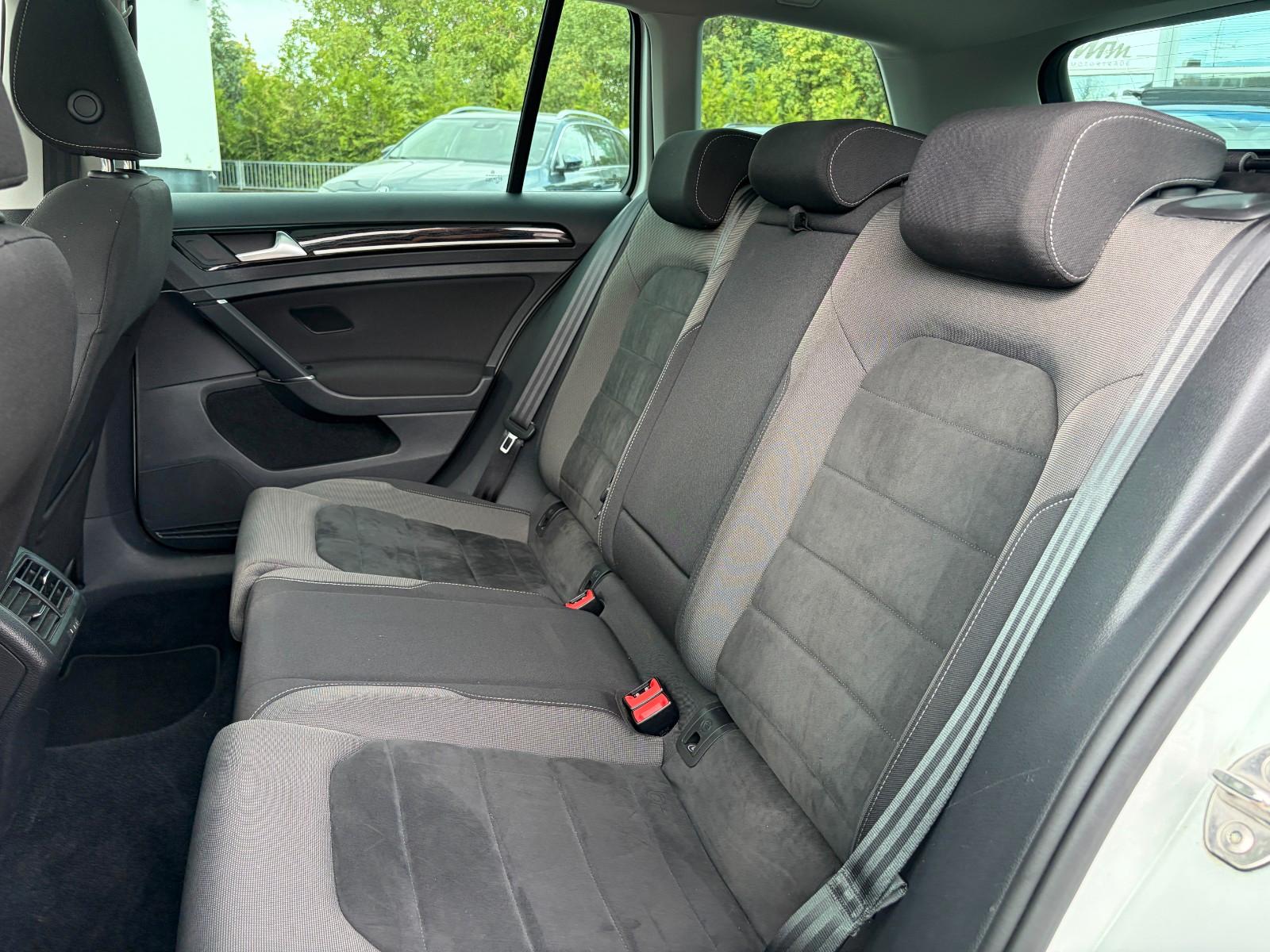 Volkswagen Golf VII Var Highline R Line*Pano*Kamera*ACC