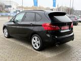 BMW 220 Active Tourer i Sport Line AHK SHZG LED - schwarze BMW 220 Active Tourer