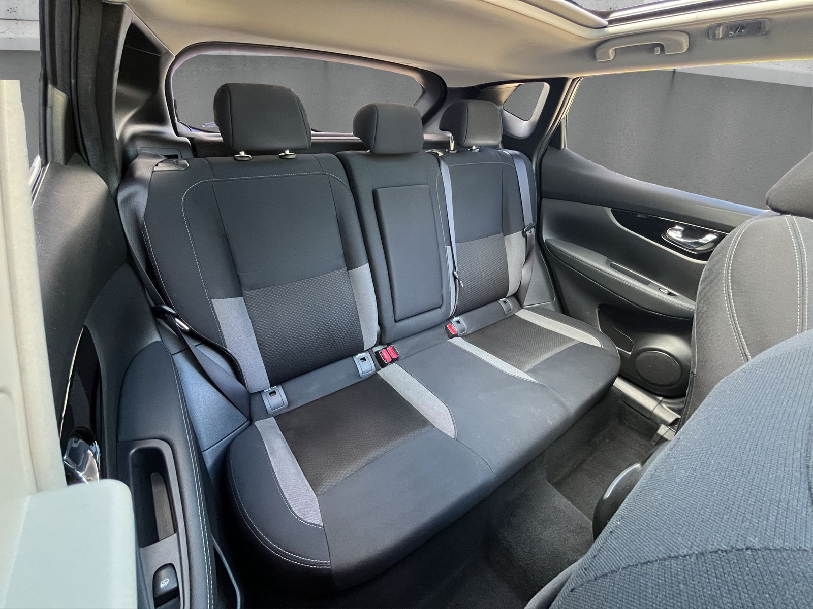 Fahrzeugabbildung Nissan Qashqai SHZ*NAVI*360°Kamera*PDC*AHK*LED*Pano**