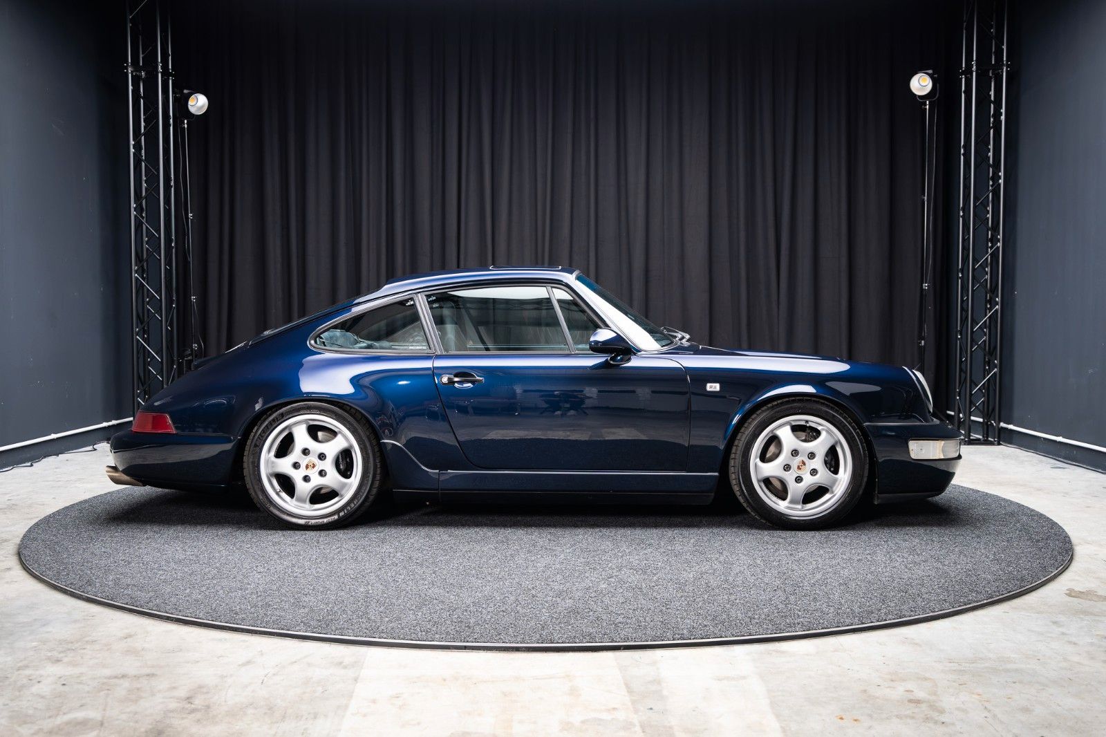 Fahrzeugabbildung Porsche 964 Carrera 2 Coupé + Schalter + H-Kennz.