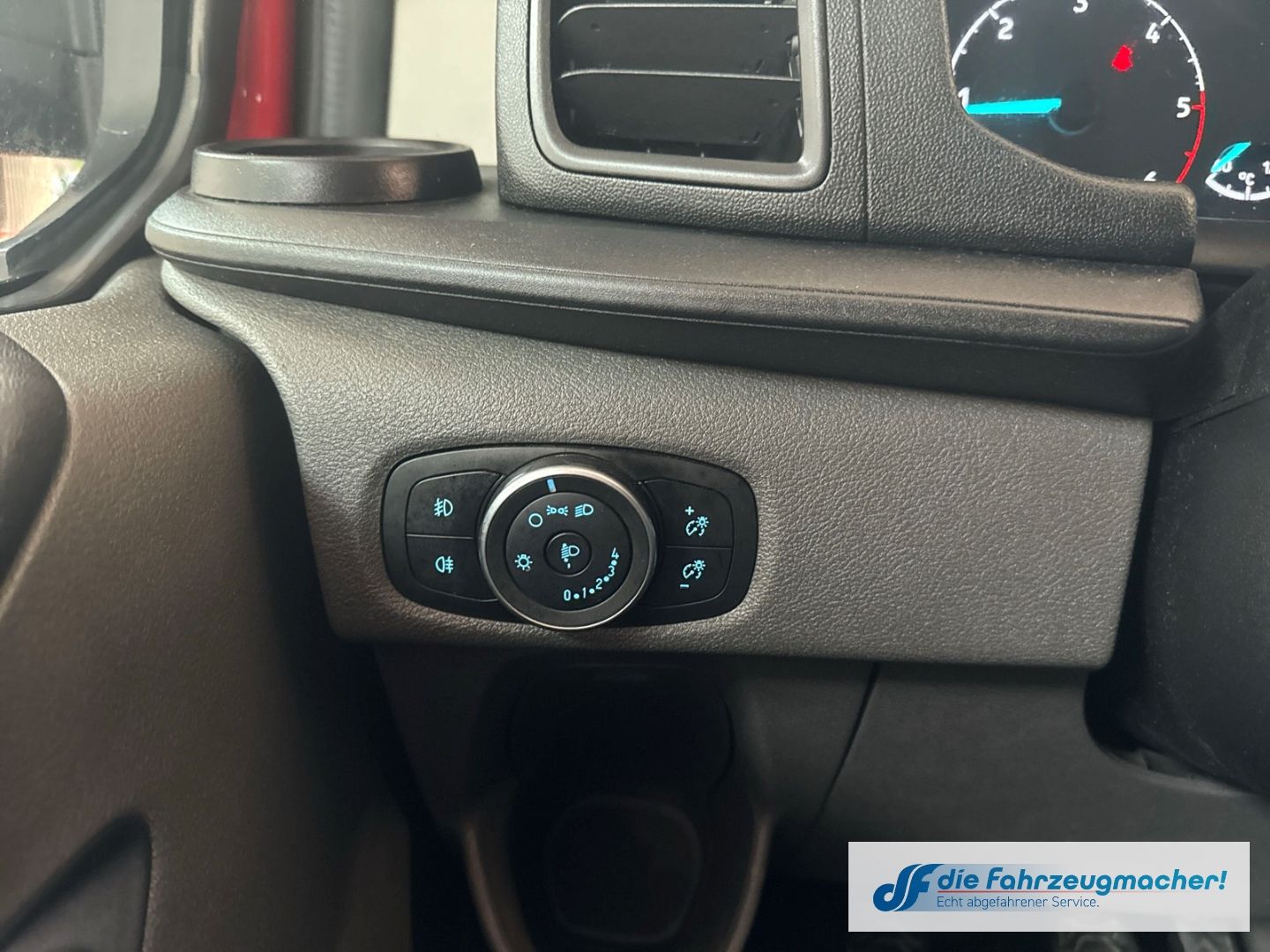 Fahrzeugabbildung Ford Transit Custom Tourneo i 320 L1 Trend *6148*KLIM