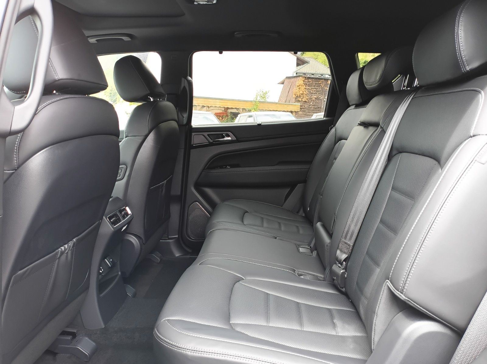 Fahrzeugabbildung KGM REXTON+BLACKLINE+20ZOLL+PANO+360°+KAMERA+LEDER+