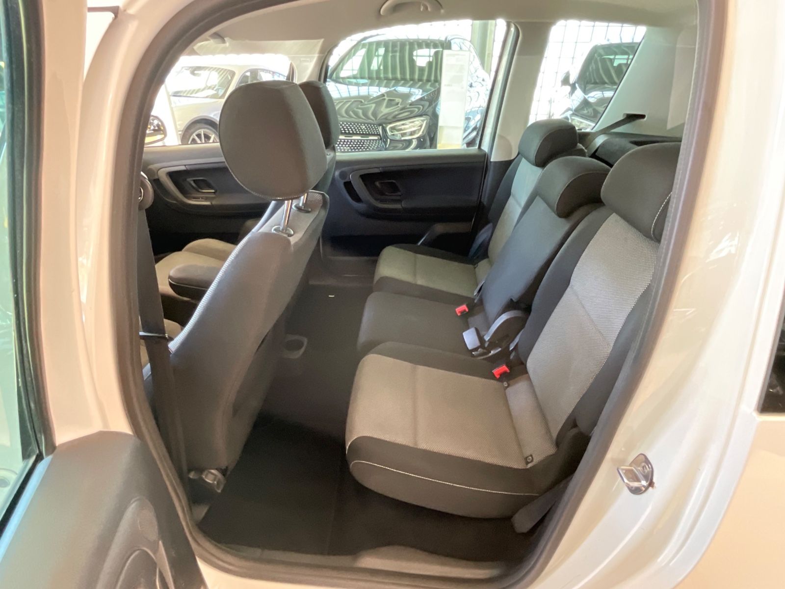 Fahrzeugabbildung SKODA Roomster Noire