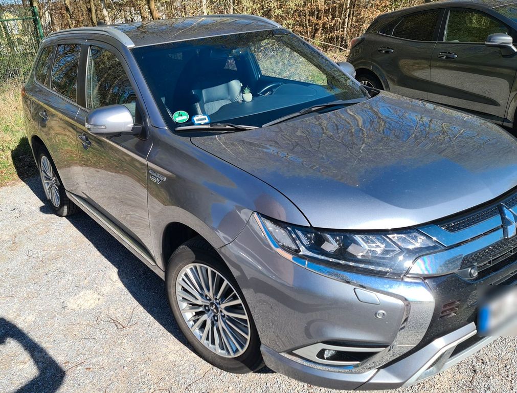 Image of Mitsubishi Plug-in Hybrid Outlander