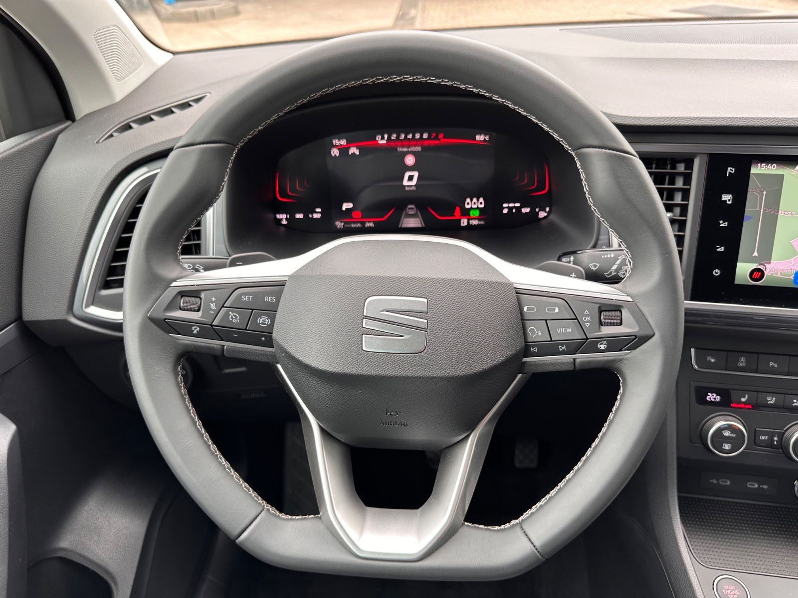 Fahrzeugabbildung SEAT Ateca 1.5 TSI Style DSG AHK/Navi/ACC/LED/SHZ/APP
