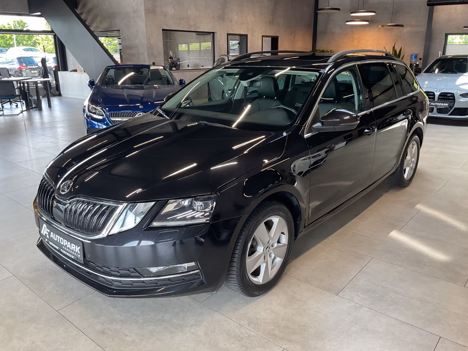 Skoda Octavia Combi 1.6 TDI Style LED Kamera Navi Pano