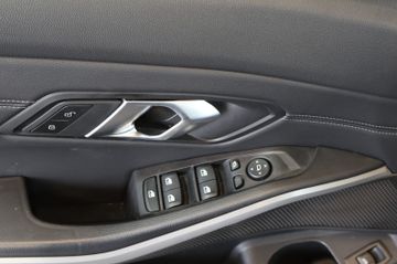 BMW 318 d Advantage DIGITAL+ACC+SIDE+KEY+LED+17"