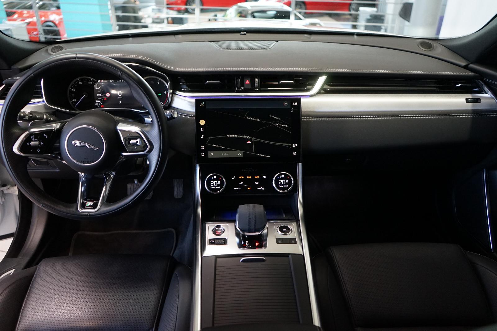 Jaguar XF Sportbrake D200 R-Dynamic Kamera+SHZ+Leder