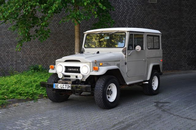 Land Cruiser FJ40