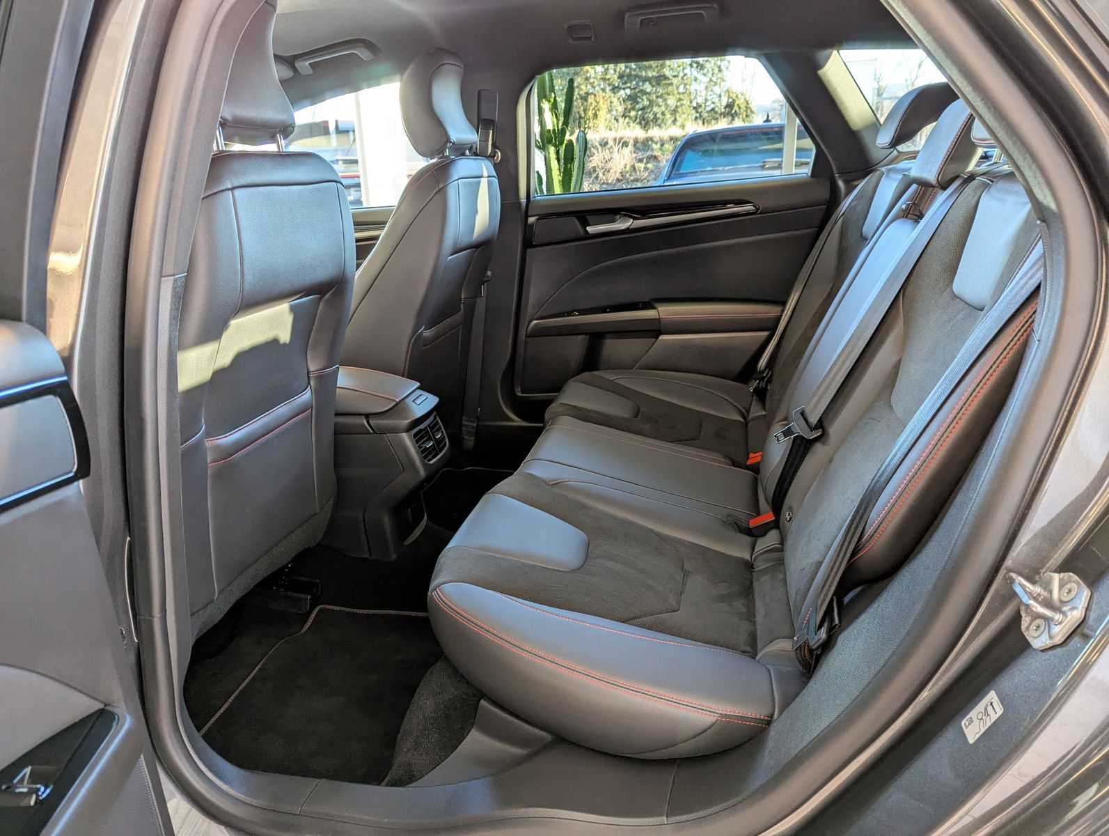 FORD Mondeo Hybrid ST-Line Leder LED ACC Cam Shz. AHK - Image 16