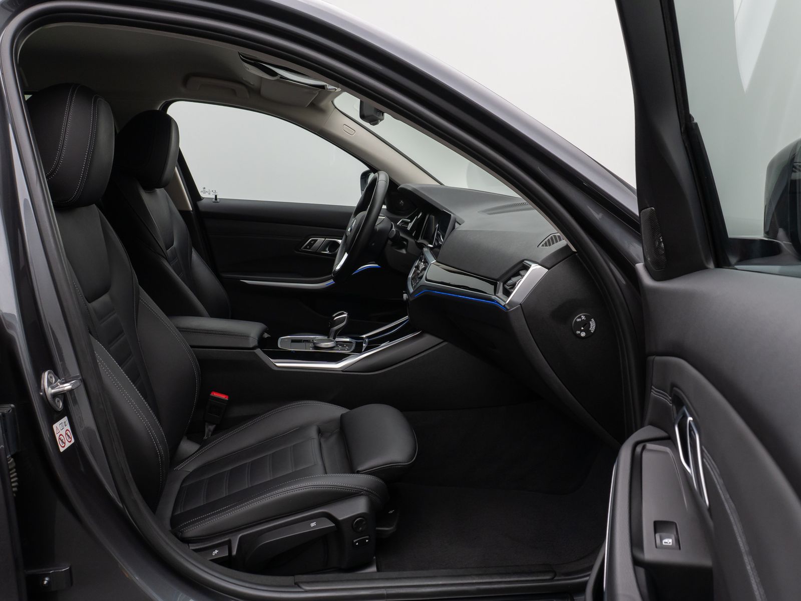 Fahrzeugabbildung BMW 330d xD Sport Line Kamera Lenkrhzg HUD DAB H/K