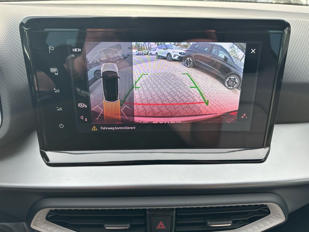 Fahrzeugabbildung SEAT Arona FR 1.0 TSI 85 kW - mit KI generiert/bearbeitet