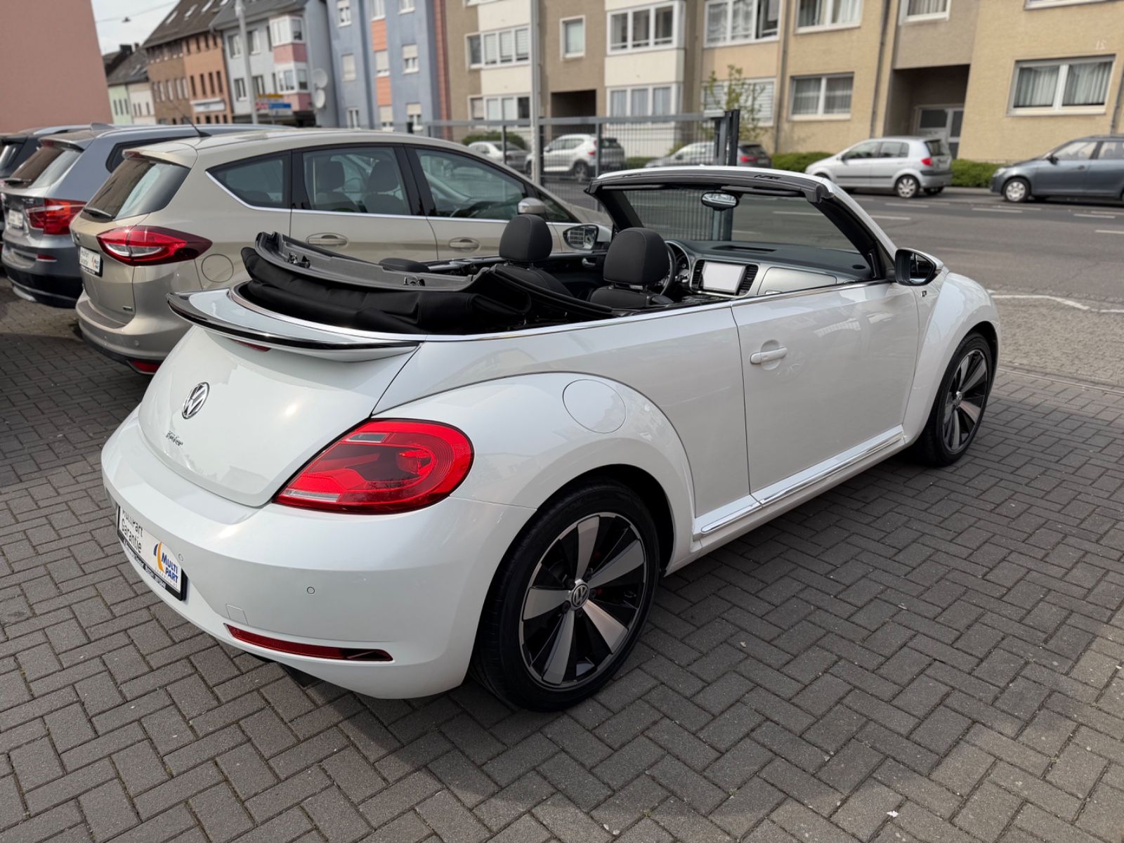 Volkswagen Beetle Cabrio R-Line*NAVI*DAB*TEMPO*XENON*DSG foto 11