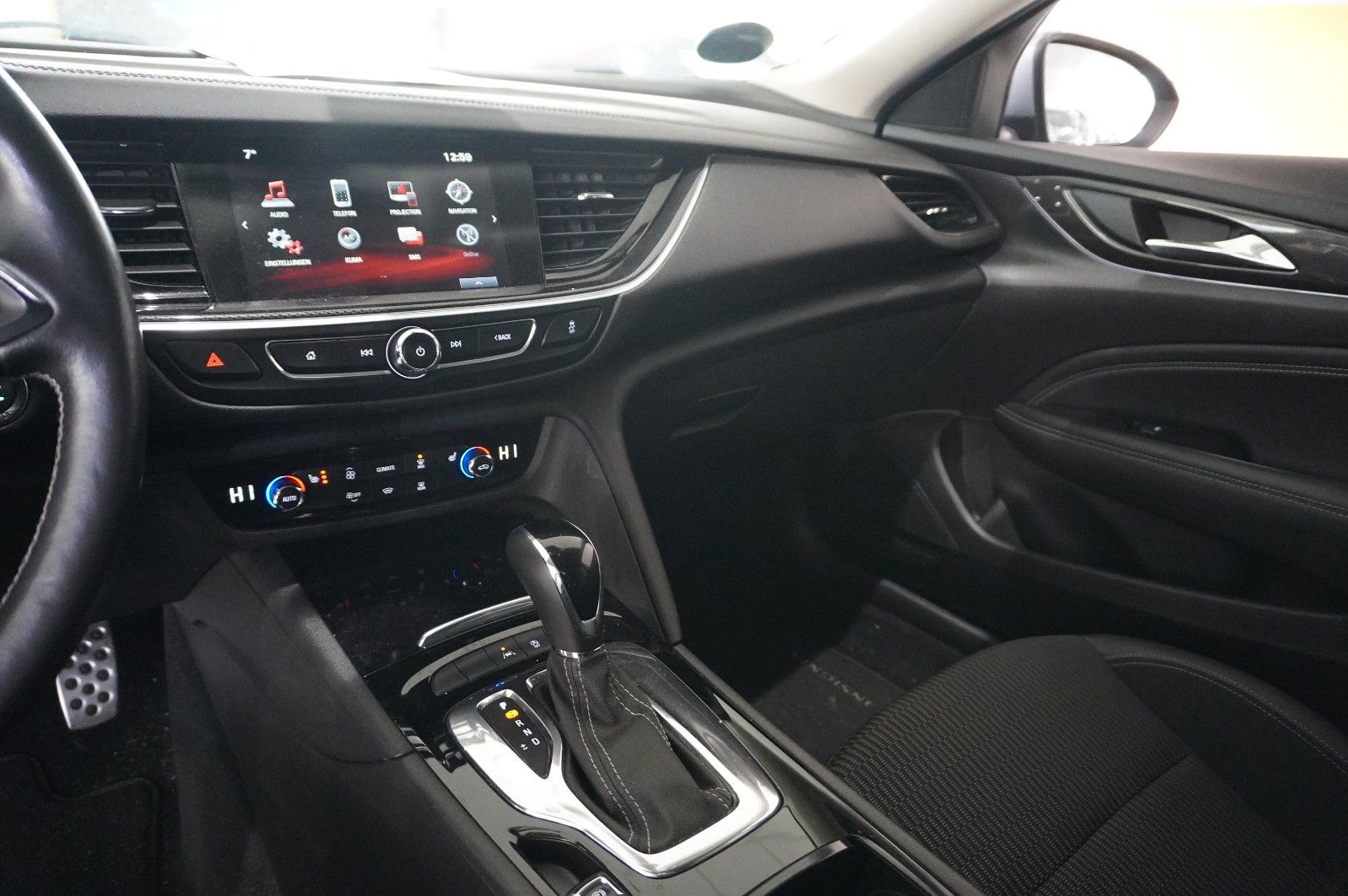 Fahrzeugabbildung Opel Insignia B ST 1.5T DYNAMIC NAVI/LED/KAMERA/AHK