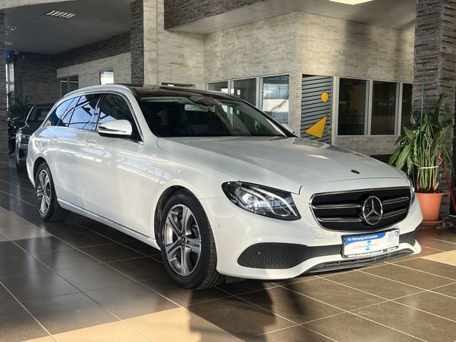 Mercedes-Benz E 220 Avantgarde Pano AHK R.Cam LED Navi Distr.+