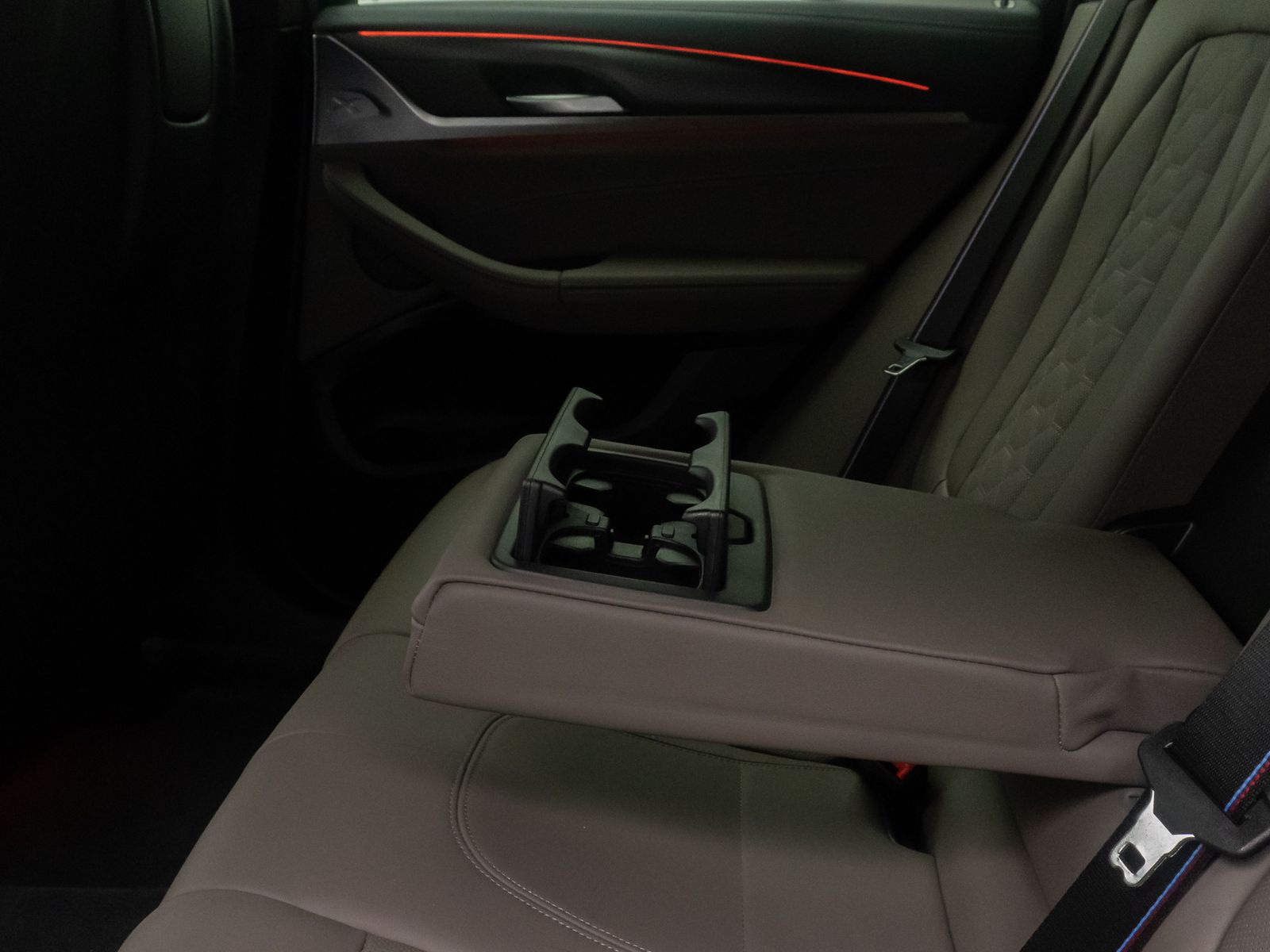 Fahrzeugabbildung BMW X4 M Competition HUD H/K DAB Komfort Alarm 21Zol