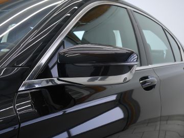 BMW 750 - 4