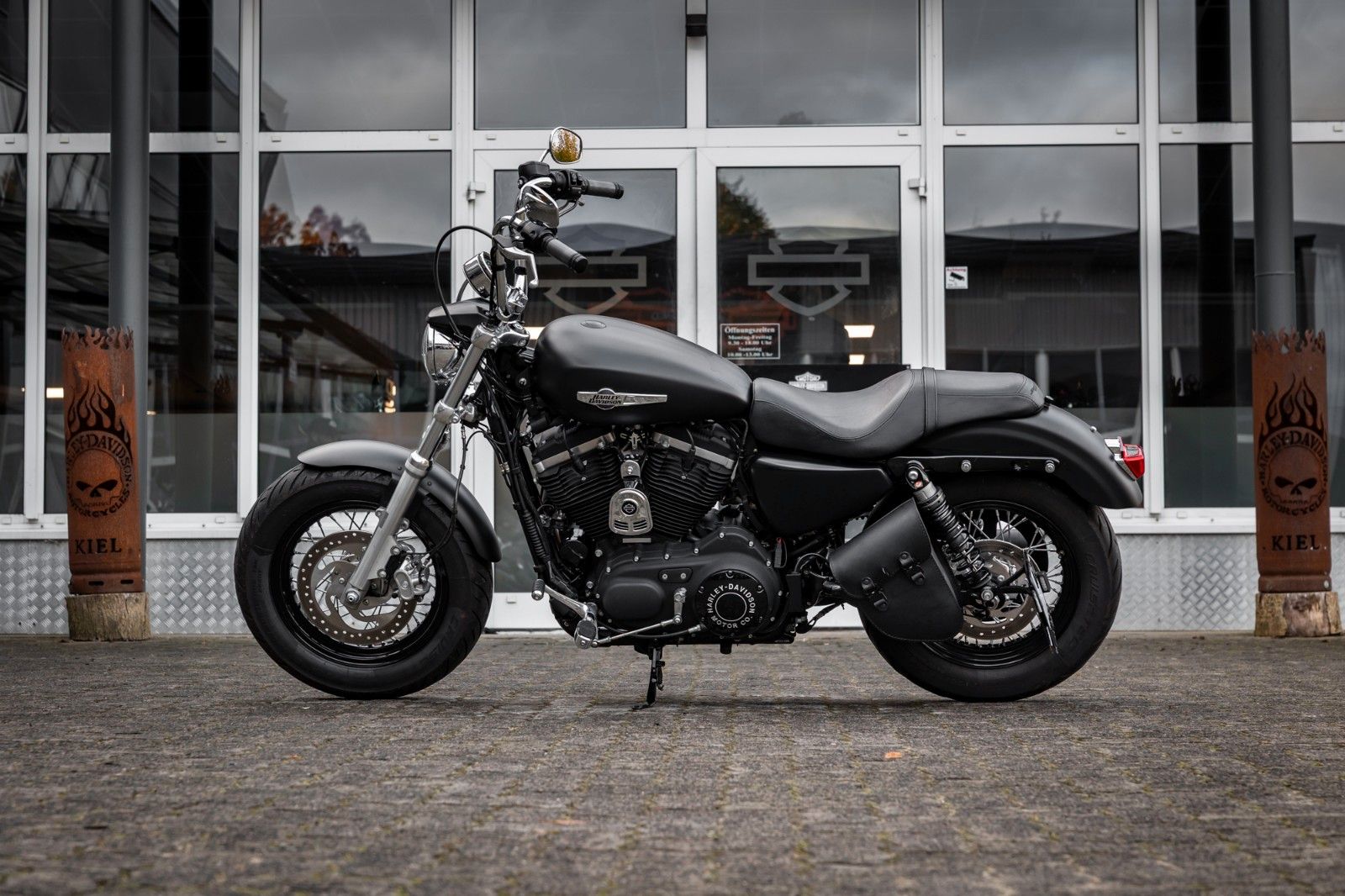 Fahrzeugabbildung Harley-Davidson Sportster XL1200CB Custom Limited - JEKILL&HYDE