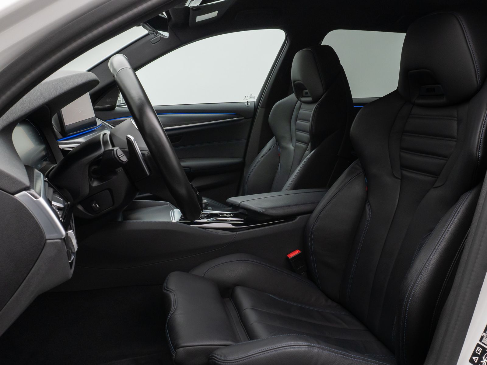 Fahrzeugabbildung BMW 540d xD M Sport Kamera DAB H/K AHK Alarm 20Zoll