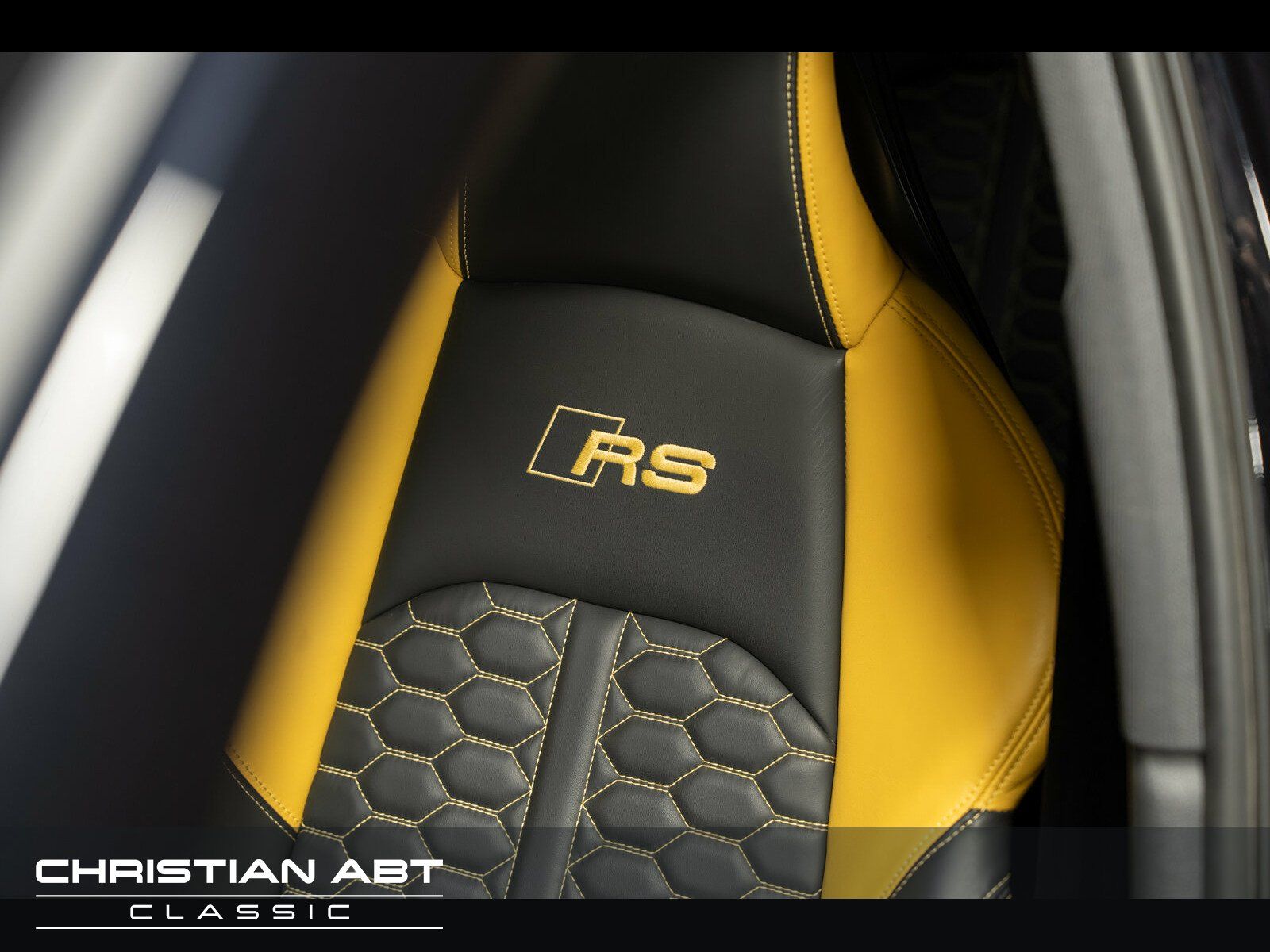 Fahrzeugabbildung Audi RS 4 Competition Plus Panorama * B&O * Keyless