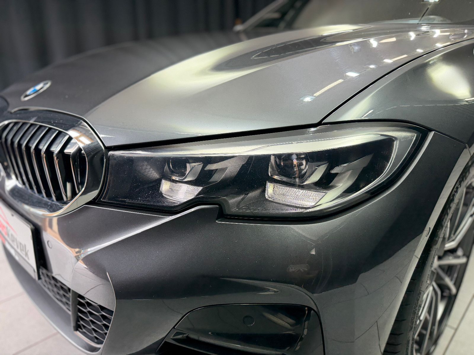 Fahrzeugabbildung BMW 320d Touring xDrive M Sport|HIFI|HuD|LEDER|KAMER