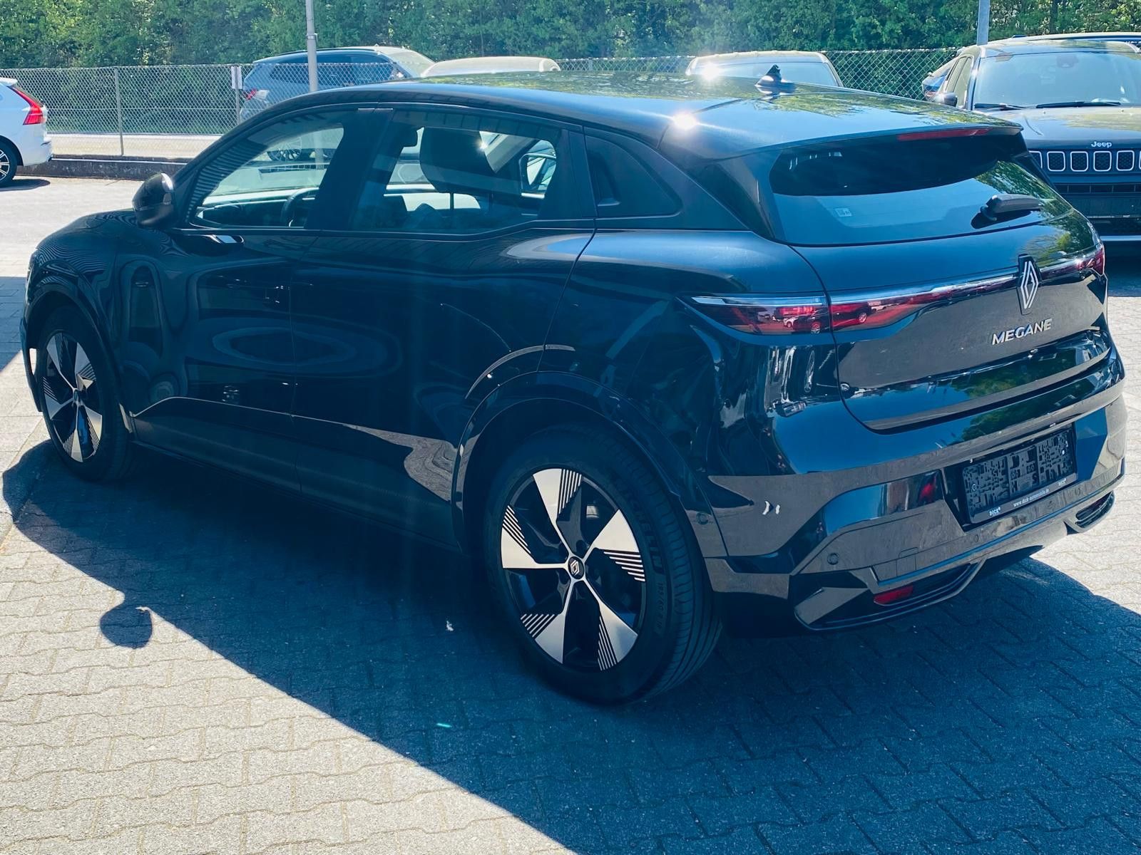 Fahrzeugabbildung Renault Megane E-TECH Equilibre Elec NAVI+LED+SHZ+KAM+WP