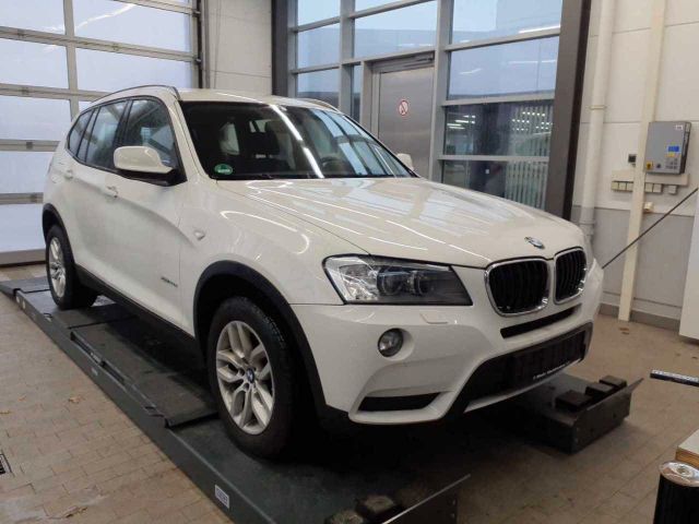 BMW X3 xD20d Steptronic HUD KEY-GO NAVI BI-XEN LEDER