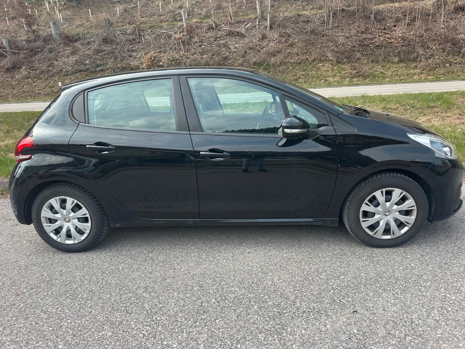 Peugeot 208 Active Klima Sitzheiz Tempo Bluetooth Euro6