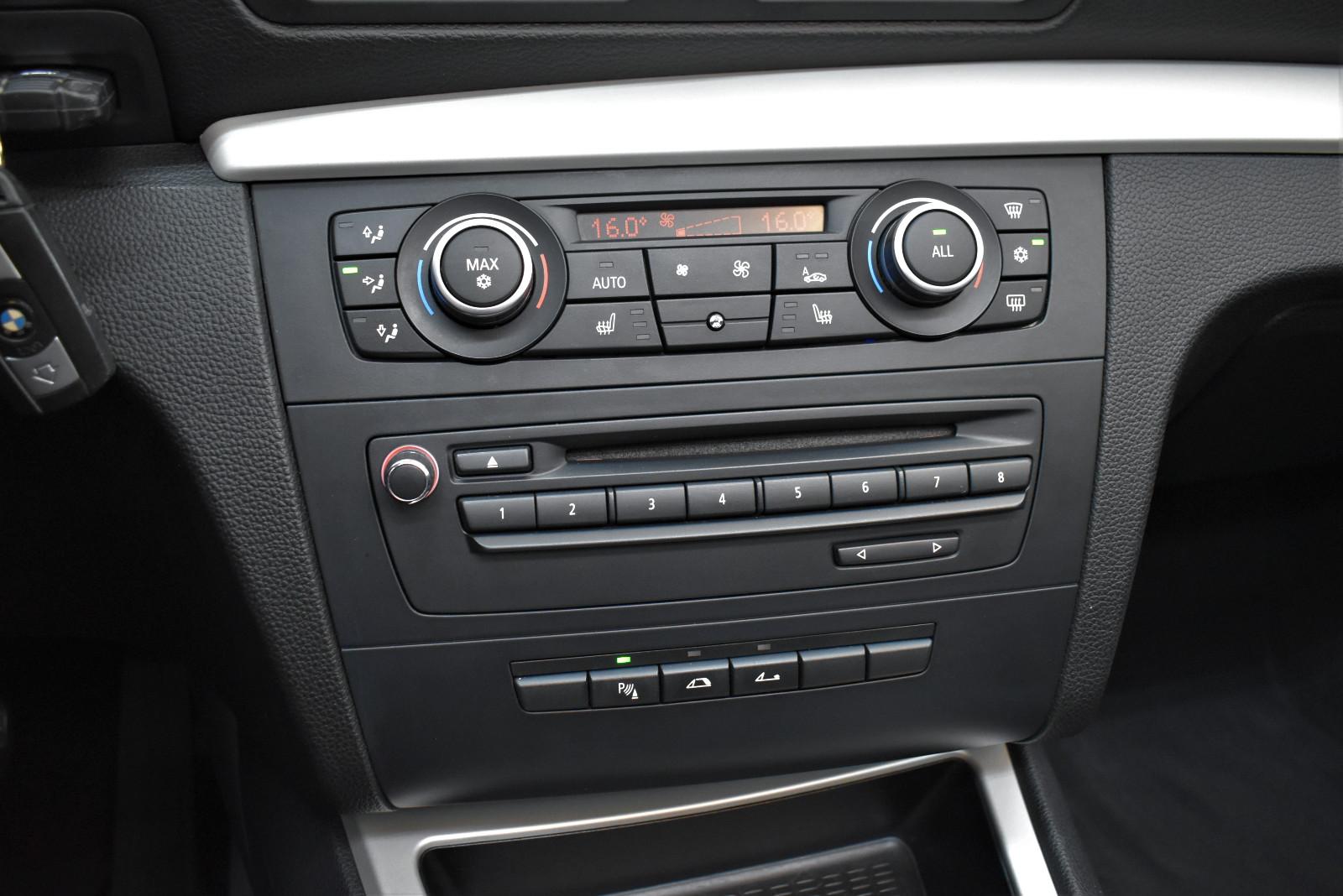 BMW 118i Cabrio+Navi+Automatik+PDC+Tempomat+SHZ
