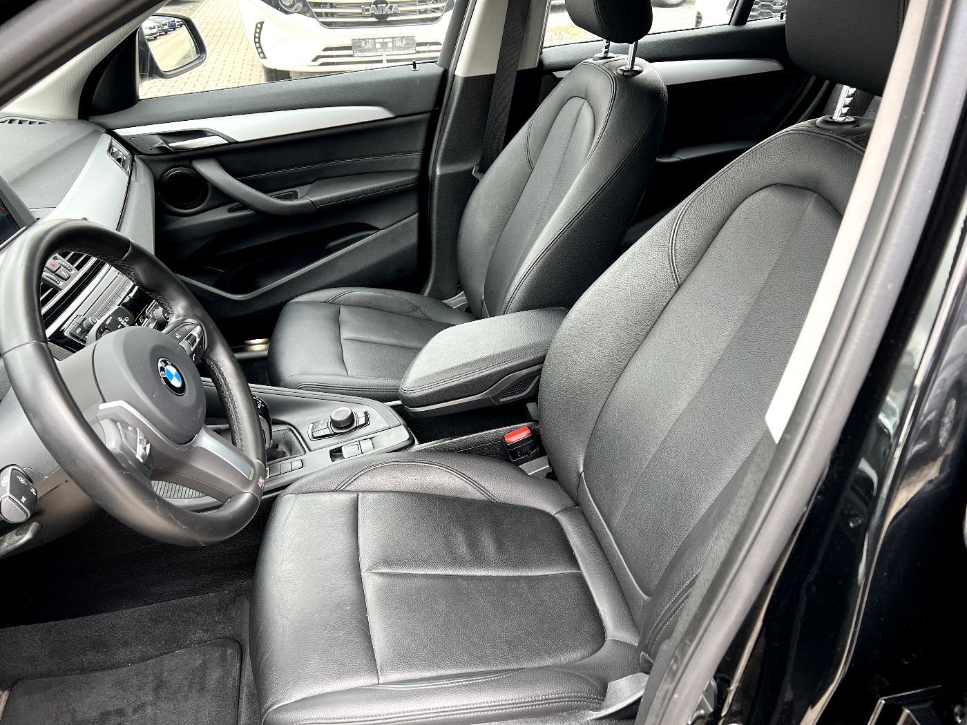 BMW X1 20i xDrive Advantage *Leder Sitzh. DAB PDC* foto 9
