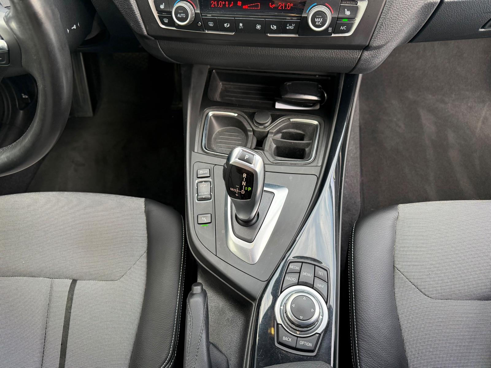 BMW 118 i Automatik*2.Hand*BiXenon*Navi*Kamera*AHK