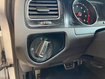 Volkswagen Golf VII Lim. GTI BMT *1.HAND*NAVI*TEMP*PDC*