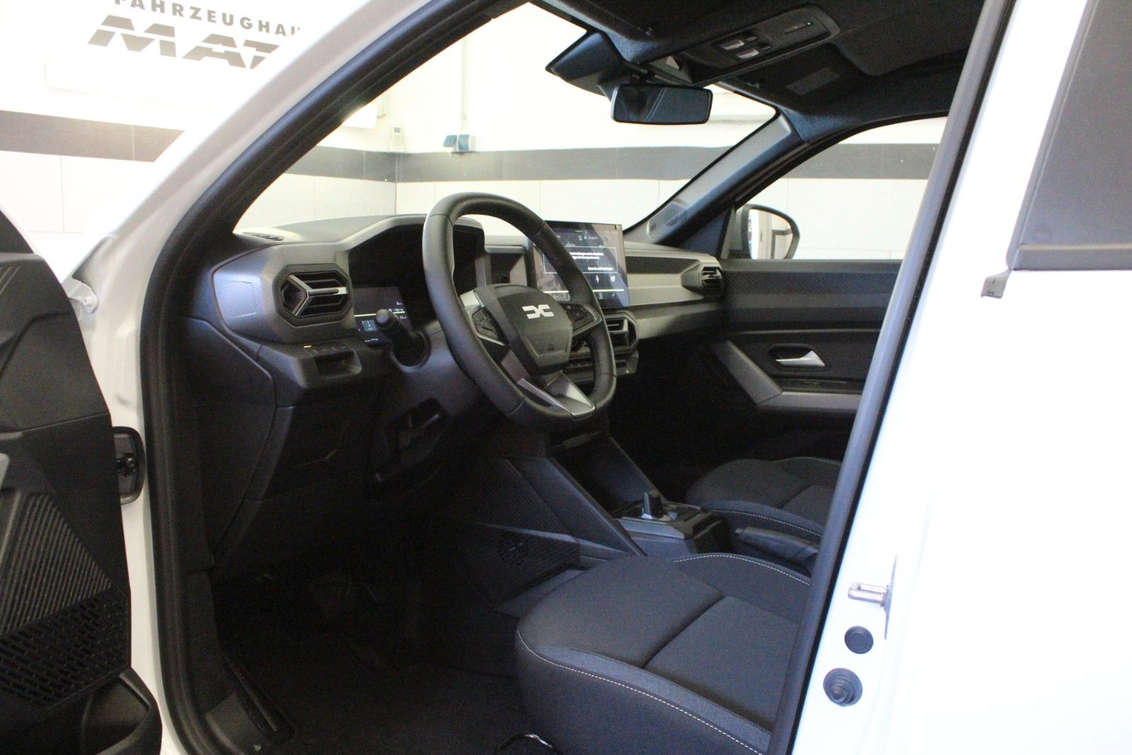 Fahrzeugabbildung Dacia Duster Hybrid 155 Expression *Winterpaket* MY26