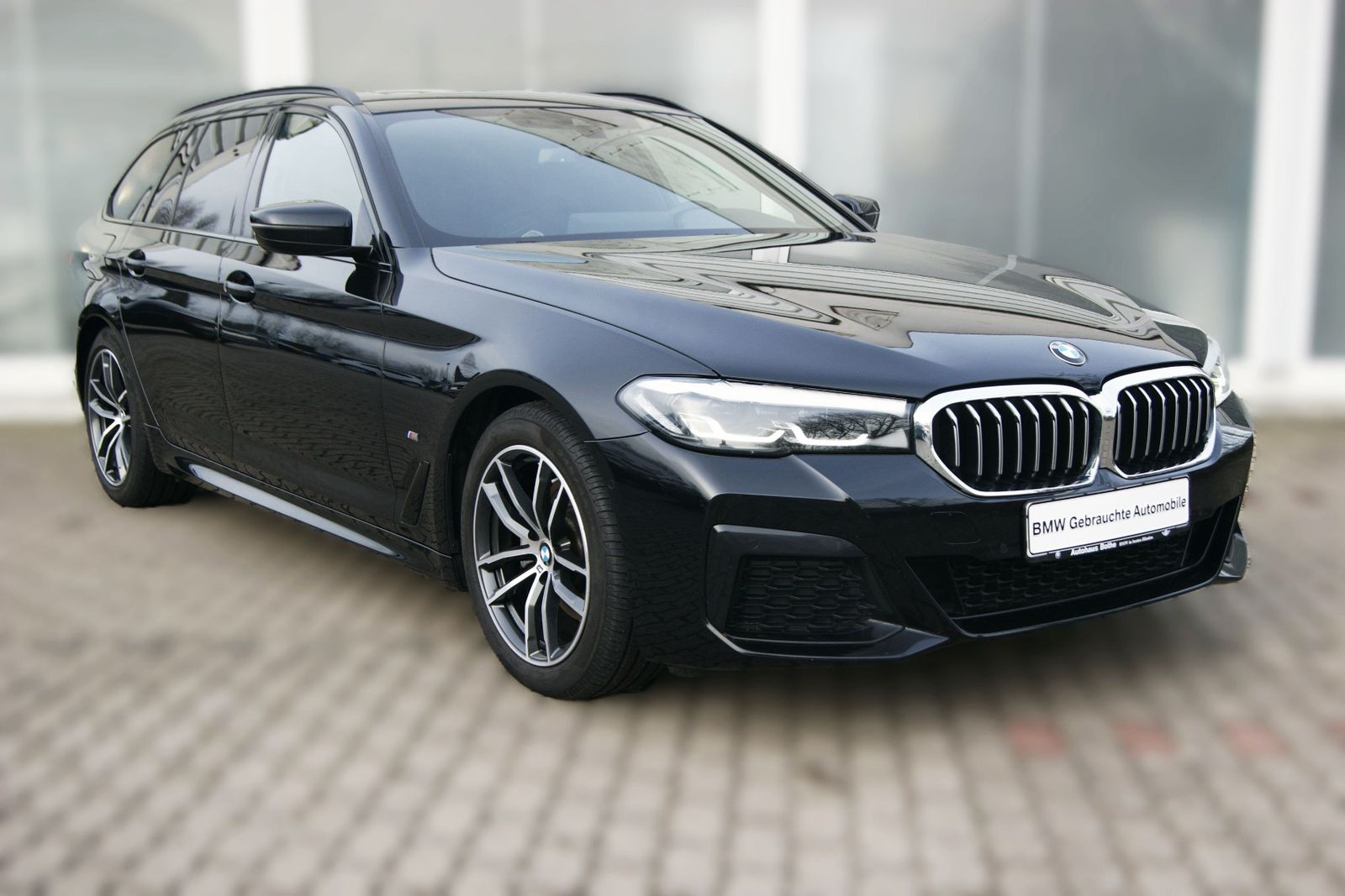BMW 520d xDrive TOUR*M-SPORT*PANO*KAM*STANDHZG*LEDER imagem 2