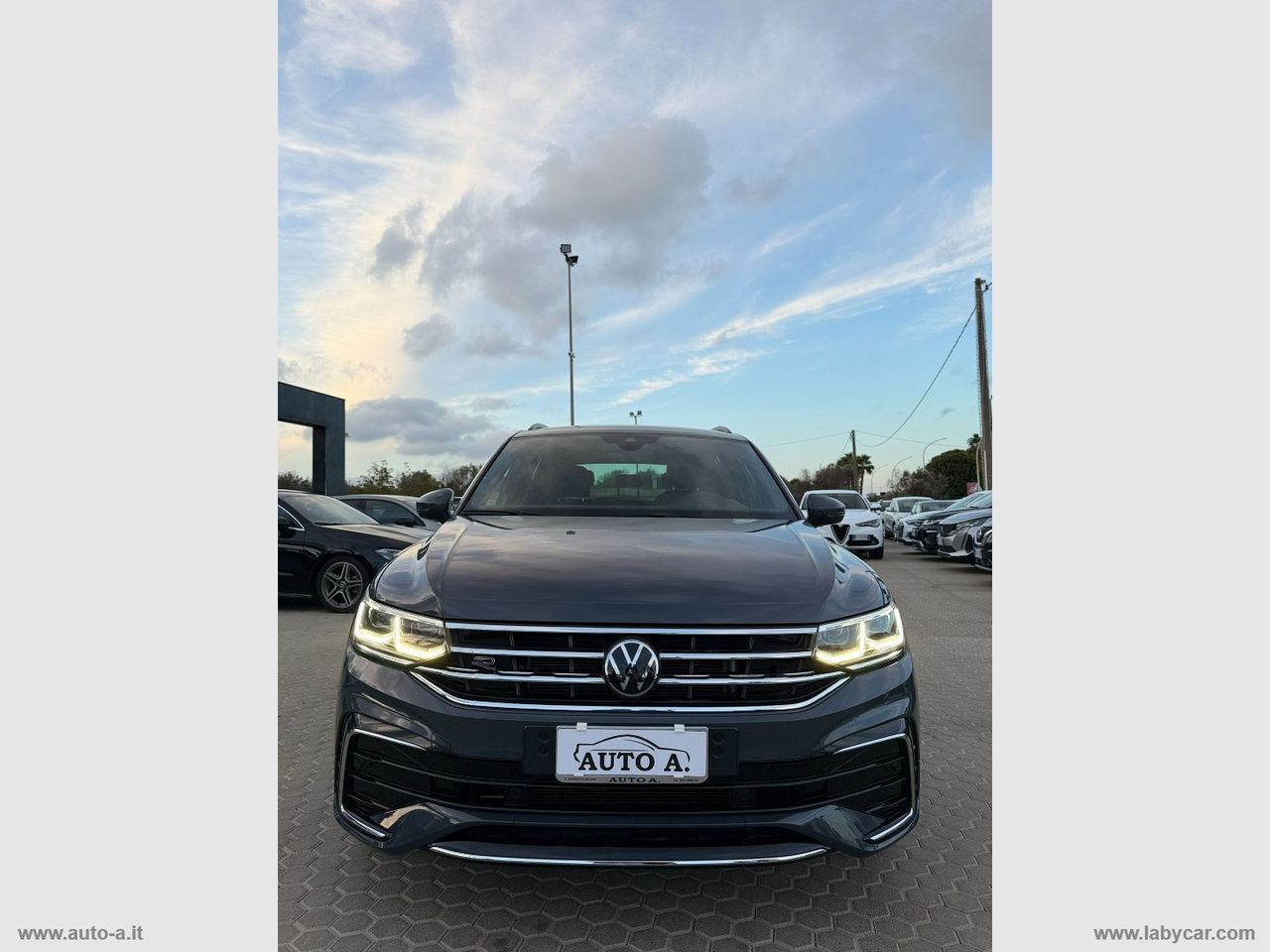 Volkswagen VOLKSWAGEN Tiguan 2.0 TDI 150CV SCR DSG R-Line imagem 2