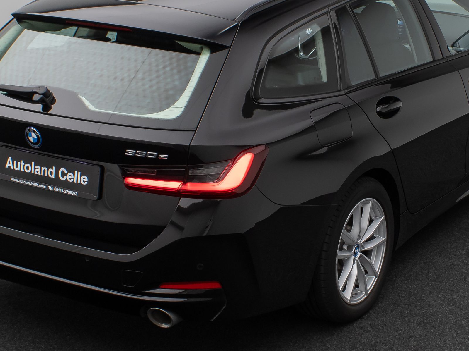 Fahrzeugabbildung BMW 330e DAB CockPit+ PDC Geschwindigkeitsreg Sport