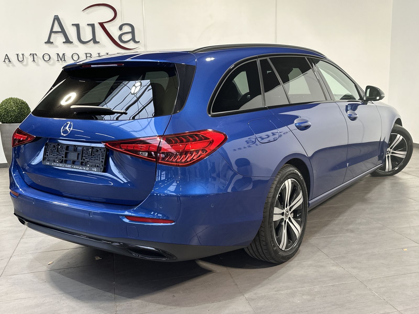 Fahrzeugabbildung Mercedes-Benz C 220d T Avantgarde NAV+LED+BURMESTER+ACC+V-COCK