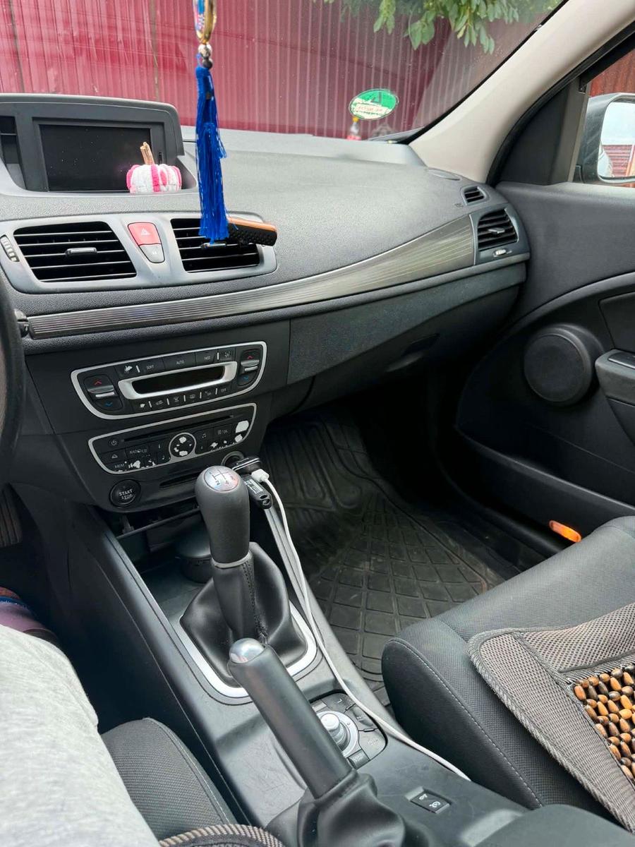Renault Megane 2012 — photo 14