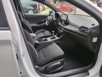 Fahrzeugabbildung Hyundai i30 1.5 T-GDI M/T (48V) N-LINE NAVI ASSI PANO