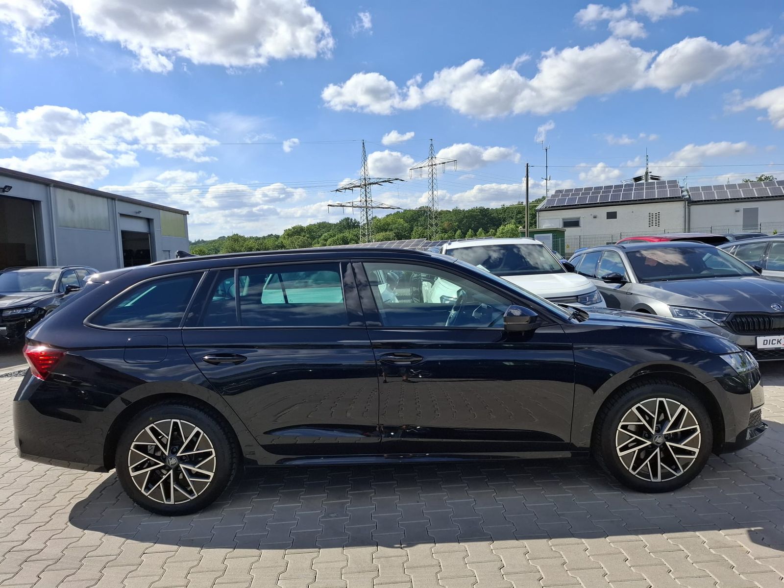 Fahrzeugabbildung SKODA Octavia 1.5 eTSI DSG Selection LED*AHK*5J-Gar.