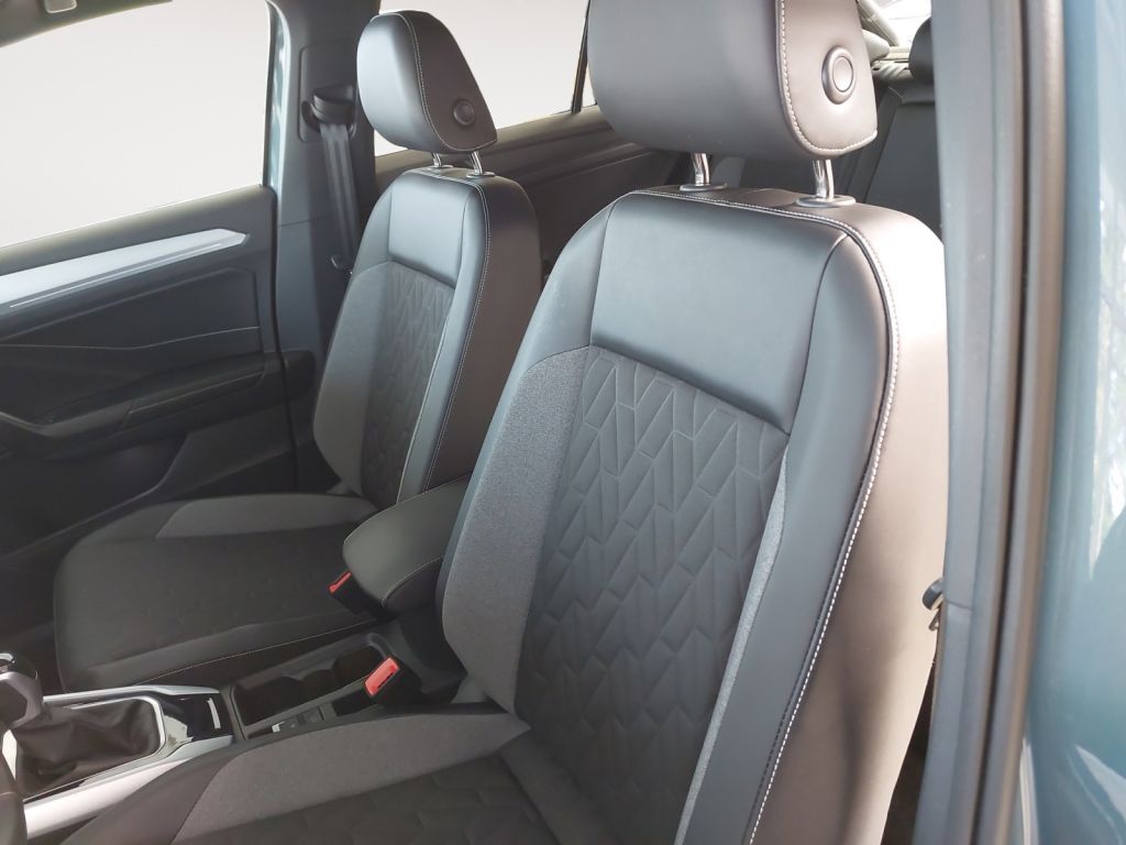 Fahrzeugabbildung Volkswagen T-Roc 1.5 TSI DSG GOAL STHZ,LED,SH,PDC