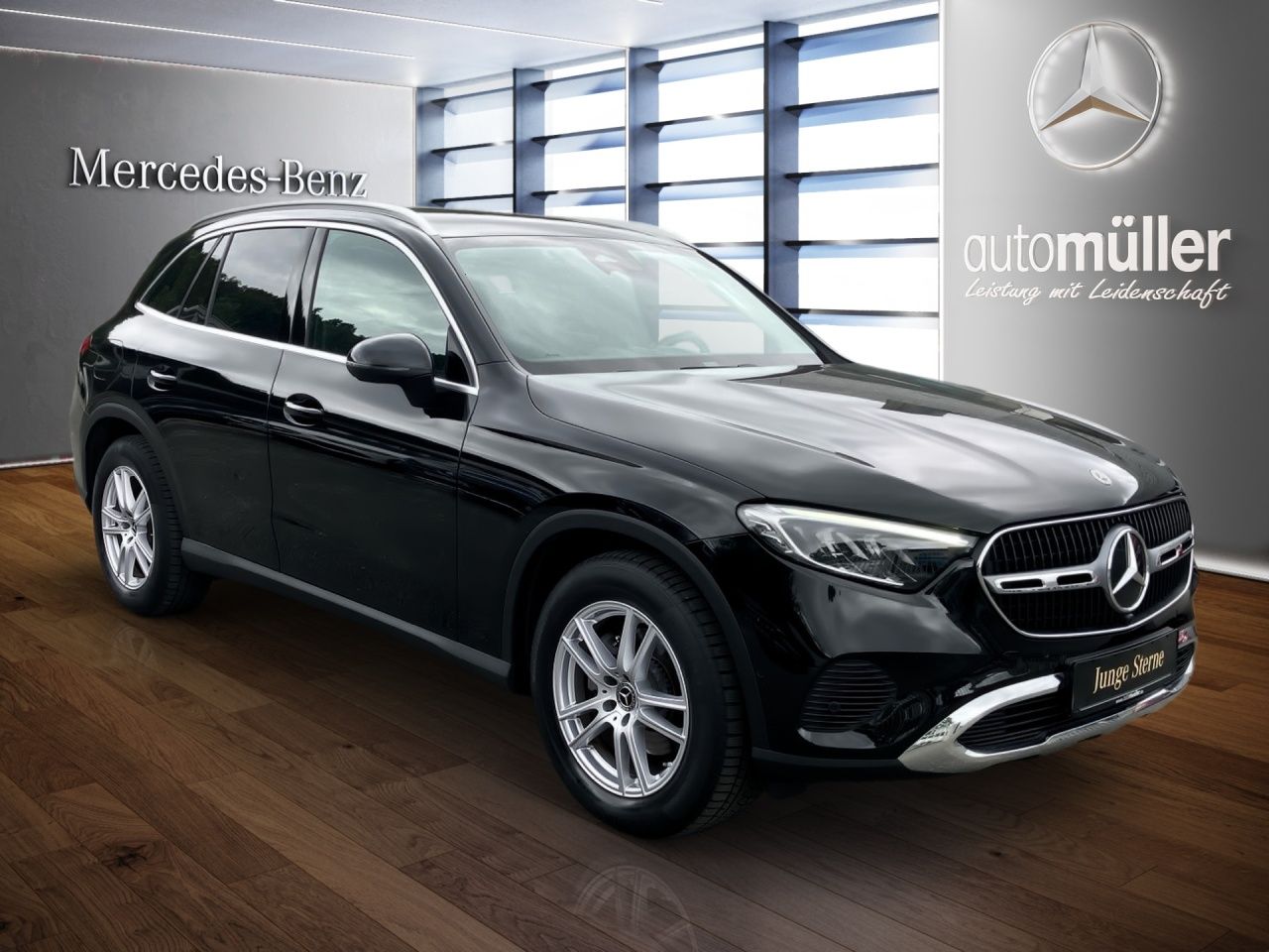 Fahrzeugabbildung Mercedes-Benz GLC 200 4M AVANTGARDE+AHK+EASYPACK+AMBIENTE+LED+
