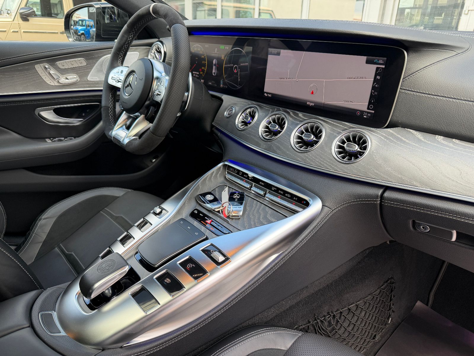 Fahrzeugabbildung Mercedes-Benz AMG GT 4 /43 4Matic+/AERO/V-8STYLING/360KAM/