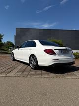 Mercedes-Benz E 200 AMG Line Autom. AMG Line - Mercedes-Benz E 200 Gebrauchtwagen in Stuttgart