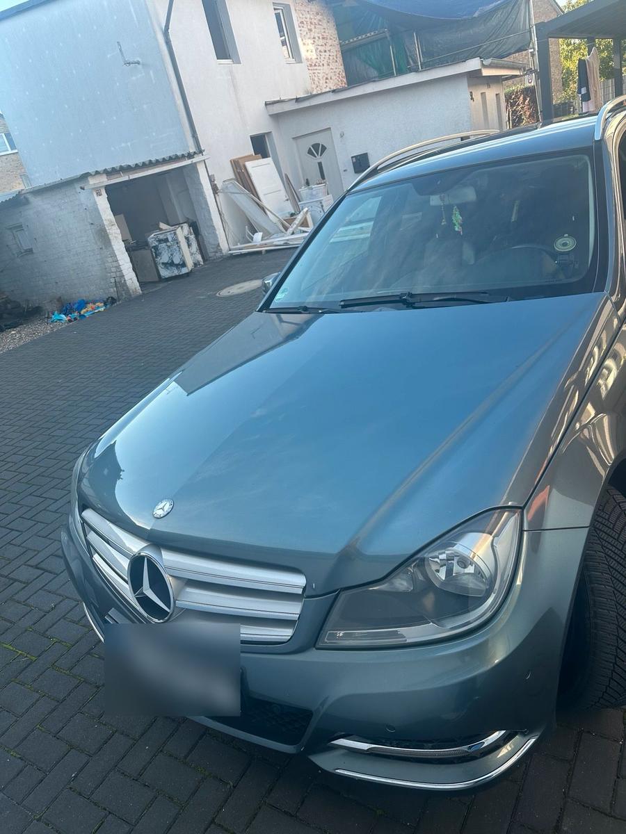 Mercedes-Benz C180 2011 — photo 8