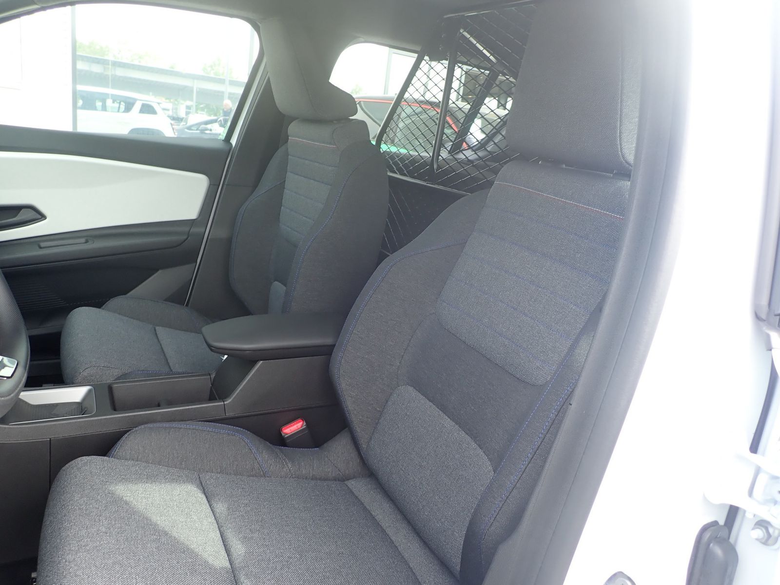 Fahrzeugabbildung Renault R 4 E-Tech elektrisch Advance 150 Comfort Range