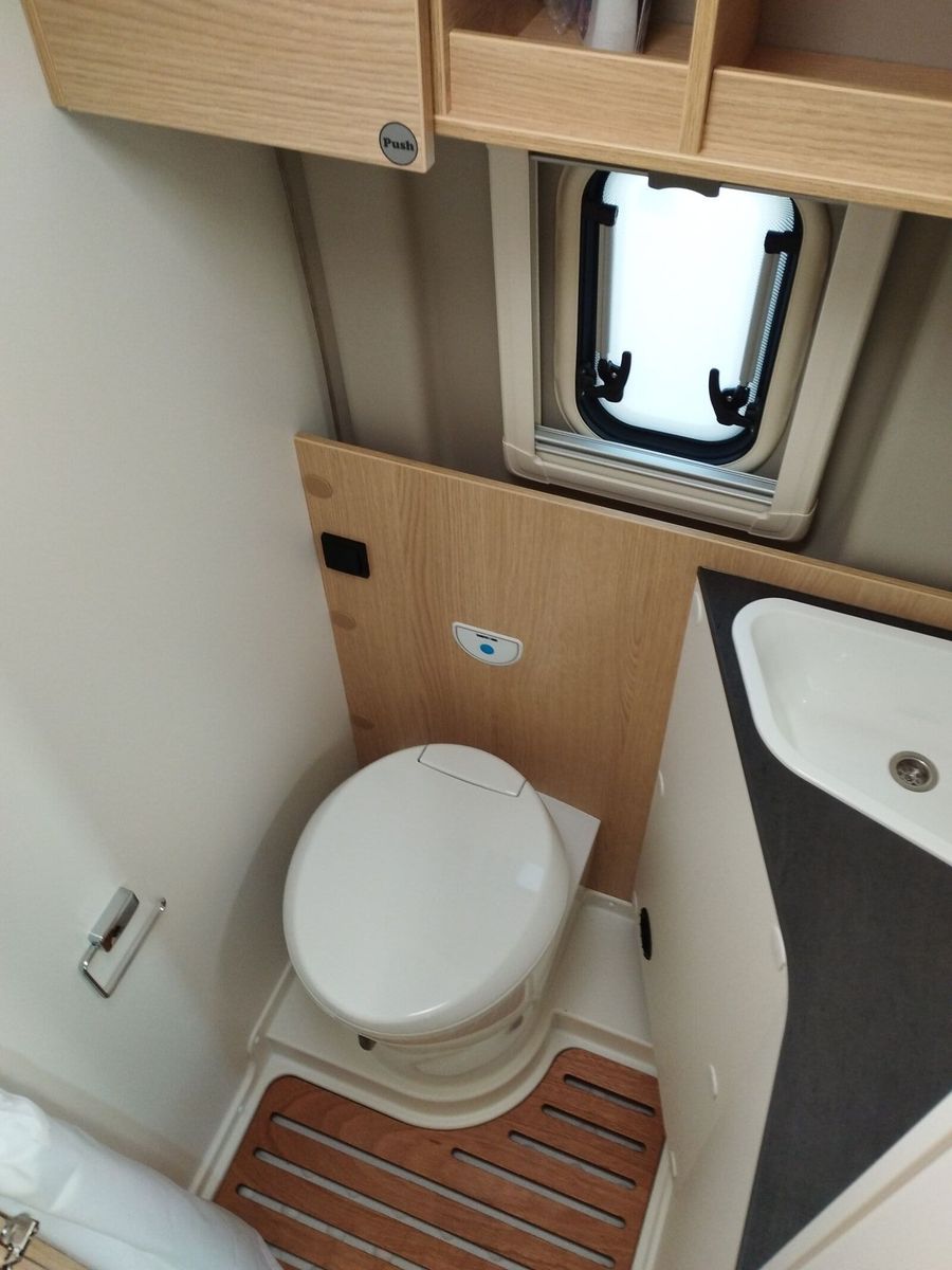 Fahrzeugabbildung Sunlight Adventure Cliff 640 Automatik, Dörr Edition, LTE