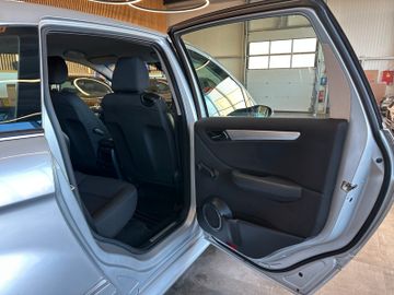 Mercedes-Benz B 200 Turbo *AHK*Klima*SHZ*Navi*PDC*Freisprech*