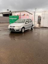 Volkswagen Polo 1.4 Automatik TÜV 04/2027 - Volkswagen Polo aus 2000: 1.4